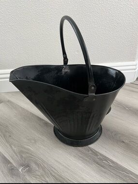 Black Metal Firewood Carrier Basket with Handle/ decorative accent
